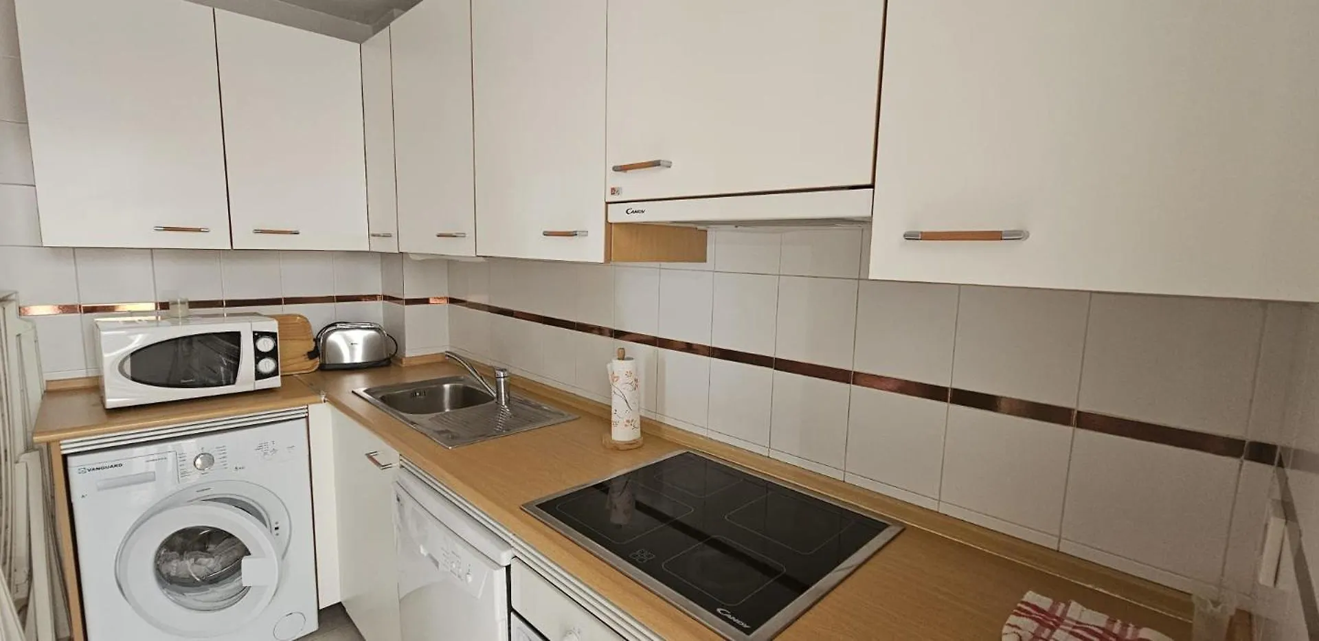 La Noria Playa Sabinillas - Beachfront Apartment サン・ルイス・デ・サビニリャス