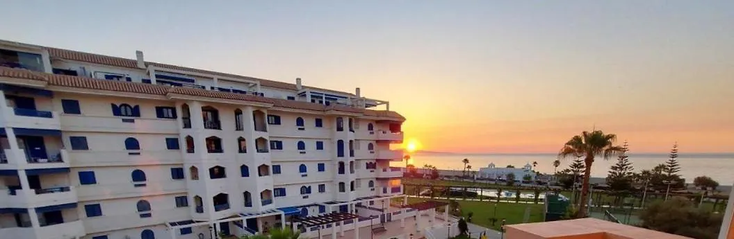 La Noria Playa Sabinillas - Beachfront Apartment サン・ルイス・デ・サビニリャス スペイン
